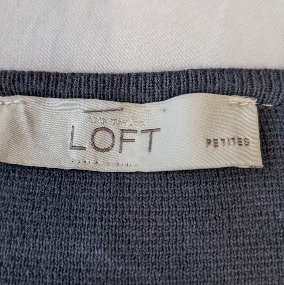 Ann Taylor Loft Petites Gray Sweater Top Women's size Small Flare Hemline - Picture 8 of 8